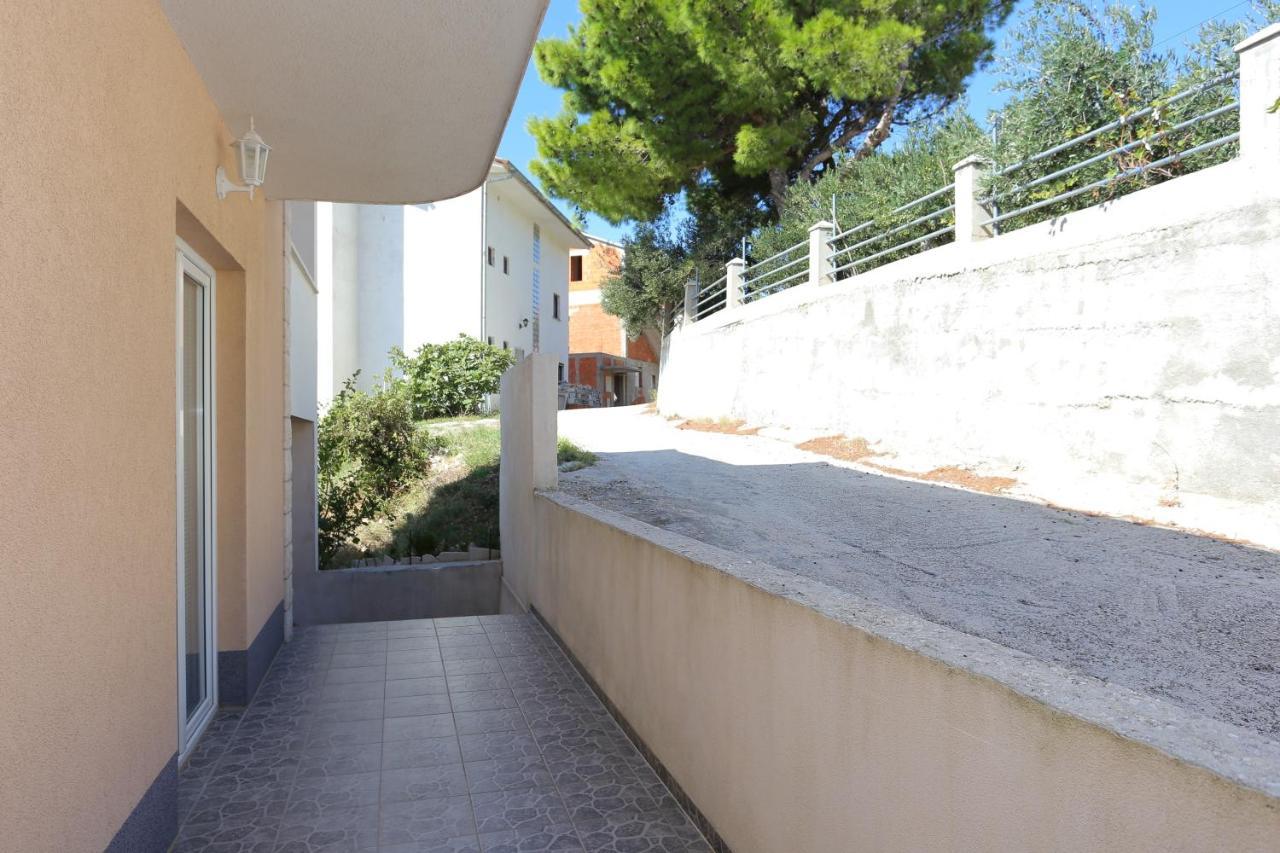 Apartments With A Parking Space Stanici, Omis - 17894 Exterior foto