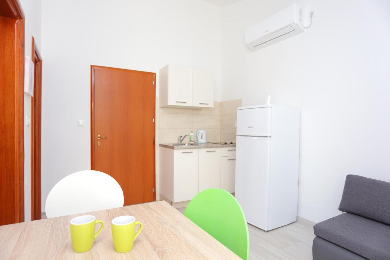 Apartments With A Parking Space Stanici, Omis - 17894 Exterior foto